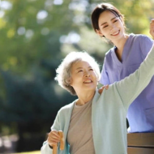 Em Cần 1 Chị Chăm Bà Nằm 1 Chỗ Đi Làm Bao Ăn Ở Lại A