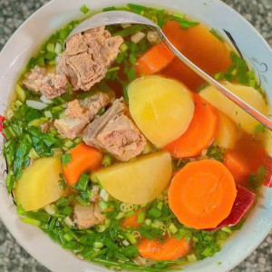 Gia đình em cần gấp 1 cô nấu ăn ngon đi làm bao ăn ở lại ạ