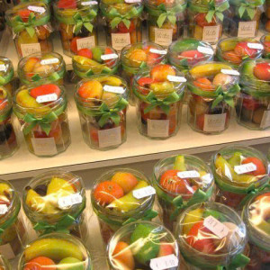 Tuyển gấp 1 cô đi làm trong ngày đi làm bao ăn ở lại ạ