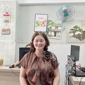 Chị Quyến mới ở quê lên đang tìm việc bao ăn ở lại ạ