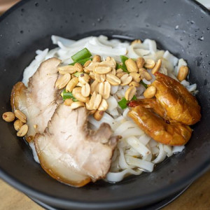 Gia Đình E Có 3 Người Đang Ở Chung Cư Tại Sala Quận 2.