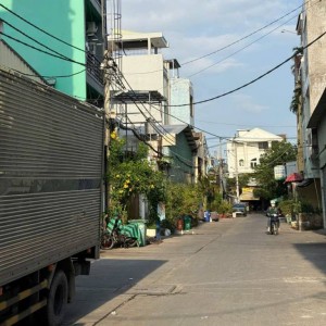DO BẬN RỘN CÔNG VIỆC Ở VĂN PHÒNG NÊN GD KHÔNG CÓ THỜI GIAN DỌN DẸP,EM CẦN 1 CHỊ GIÚP VIỆC NHÀ ,BIẾT NẤU ĂN ,CÓ THỂ Ở LẠI VỚI GIA ĐÌNH