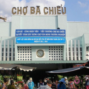 Nhà em có 4 thành viên đều là người lớn đều bận rộn đi làm suốt nên tìm gấp một chị về làm nội trợ trong gia đình