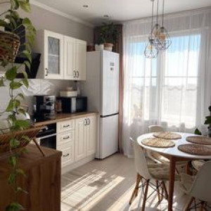 TRONG HÔM NAY EM CẦN TÌM GẤP 1 CHỊ GIÚP VIỆC ĐI LÀM BAO ĂN Ở LẠI TẠI CHUNG CƯ SUNRISE CITY ,QUẬN 7