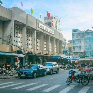 Nay Cuối Tuần E Cần 1 Chị Gvn Cho Gia Đình Bác Hai Em Ở Quận 4 Ngay Chợ Xóm Chiếu