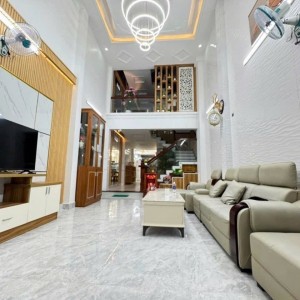 Con đang tuyển cô giúp việc làm ở lại cho gia đình ở quận 4 đây ạ !!