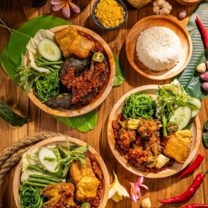📢 Tuyển Phụ Bếp Quán Cơm Gà Xối Mỡ – Quận 12 📢 Lh 0966529171