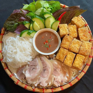 Cần gấp cô giupw việc nhà nhận việc ngay lương 9tr bao ăn ở lại