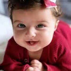 Mấy chị ơi, em đang cần 1 chị chăm bé 1 tuổi , lương tháng 12tr bao ăn ở, nhà quận 7.