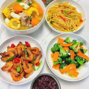 Tuyển gấp 1 cô chăm chó và nội trợ cho gđ em ạ