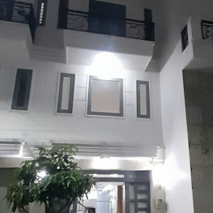 cần gấp cô giúp việc nhà liên hệ e ngay nhận việc ạ