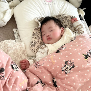 VỢ CHỒNG CON ĐANG CẦN TÌM GẤP 1 CÔ CHĂM BÉ GÁI 10 THÁNG LƯƠNG 11 TRIỆU