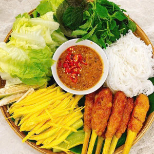 Tuyển gấp 1 cô chăm bé giỏi đi làm bao ăn ở lại ạ