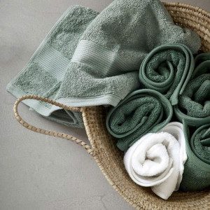 Cần cô giúp việc về làm việc nhà cho gia đình em hiện nhà em có trệt với gác lửng nhỏ thôi ở trên đường lý chính thắng quận 3