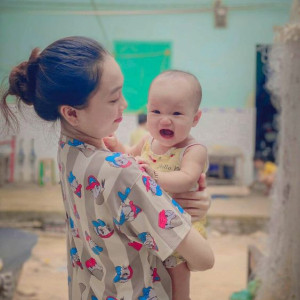 Tha Thiết Tìm Chị Chăm Em Bé 7 Tháng Tuổi cho Đôi Vợ Chồng Trẻ