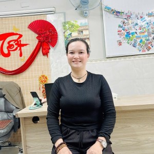 Em đang tìm việc cho chi gái em ạ
