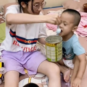 Tuyển Gấp… Gấp.. Gấp  Cô Chăm Em Bé Vừa Được 9 Tháng Tại Quận 10 Trên Đường Lý Thường Kiệt