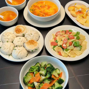 Tuyển gấp 1 cô chăm bé giỏi , có kinh nghiệm đi làm bao ăn ở lại ạ