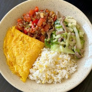 Tuyển gấp 1 cô làm quán bao ăn ở lại ạ