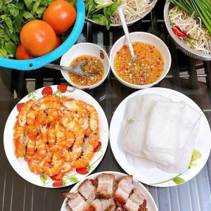 Tuyển gấp 1 cô chăm bé giỏi đi làm bao ăn ở lại ạ