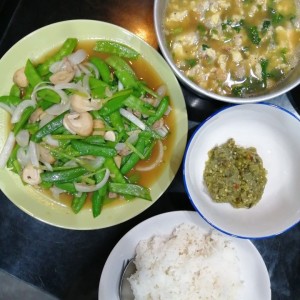 Em chào các cô, các chị ạ! Em đang cần tìm một chị giúp việc nhà cho gia đình e ở Lê Thúc Hoạch Quận Tân Phú LƯƠNG 12 TRIỆU Ạ