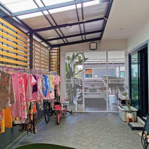 Nhà mặt phố 1 trệt với gác lửng nhỏ ở đường Trần Hưng Đạo Quận 5. Tuyển cô giúp việc nhà !