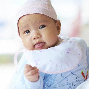 Nhà Em Cần Gấp 1 Cô Phụ Giúp Việc Nhà ( Bao Ăn Ở Lại Ạ )