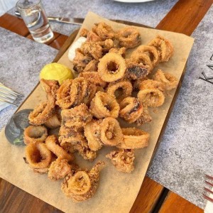 Cần gấp 1 cô chuyên chăm bé đi làm bao ăn ở lại ạ