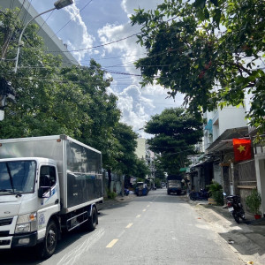 Trên đường Ỷ Lan Quận Tân Phú, em đang cần gấp chị giúp việc nhà với mức lương cao từ 10 triệu trở lên nha  !!!