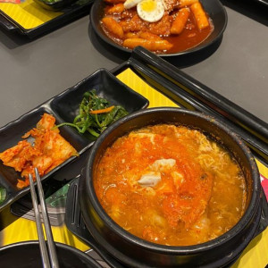 Tuyển Gấp 1 Cô Giúp Việc Dưới 55 Tuổi- Đi Làm Ở Lại Với Gia Đình Cùng Với Mức Lương Tốt,