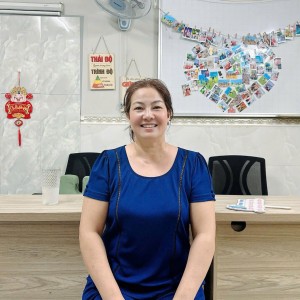 Chị Huệ gia đình khó khăn đang cần tìm việc bao ăn ở lại ạ