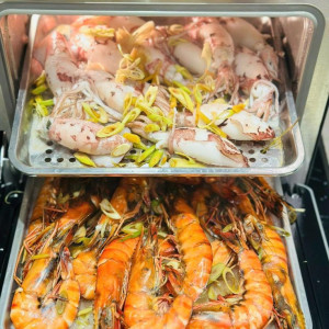 Chiều nay e rất cần lắm 1 cô dọn dẹp + nấu ăn cho nhà tại Quang Trung Gò Vấp. Lương tháng từ 13 triệu trở lên