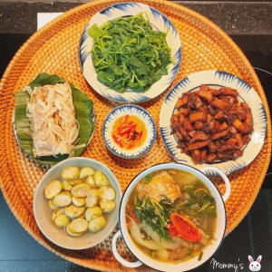 GIA ĐÌNH 3 NGƯỜI LỚN Ở TRÊN ĐƯỜNG NGUYỄN HỮU THỌ QUẬN 7 CẦN GẤP CHỊ GIÚP VIỆC DƯỚI 53 TUỔI