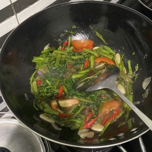 Trong sáng nay em cần tìm gấp 1 chị giúp việc chuyên nấu ăn dọn dẹp BAO ĂN Ở LẠI