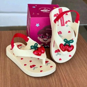 Chung cư Hà Đô quận 10 cần 1 bảo mẫu chăm bé 8 tháng tuổi Lương tháng 12 triệu.