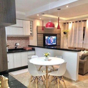 Nhà 1 lầu 1 trệt ở đường Song Hành Quận 2 Trong hôm nay em cần 1 cô giúp việc nhà .