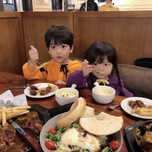 Chính chủ em đang tuyển gấp 1 cô chăm bé lớn đi làm bao ăn ỏ lại ạ