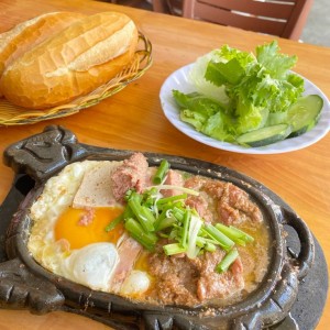 Cần tìm cô dưới 59 tuổi về dọn dẹp nhà cửa cho gia đình có 2 vợ chồng và 1 con gái năm nay 16 tuổi rồi đều đi làm và đi học cả ngay