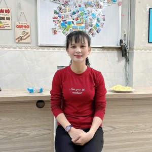 Em đang tìm việc cho chị gái em ạ