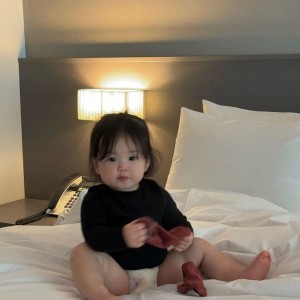 Nhà em cần gấp cô chăm bé  14 tháng tuổi ở Quận 3, bé ngoan, dễ thương lắm ạ.