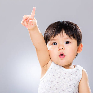 Em đang cần gấp chị trông bé để vợ em đi làm