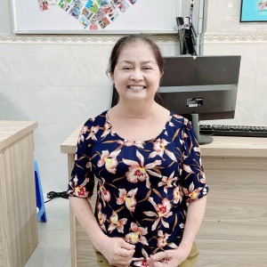 Em đang tìm cho cô hàng xóm em ạ