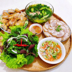 Gia Đình Em Cần Tìm 1 Cô Giúp Việc Nhà Đi Làm Bao Ăn Ở Lại A