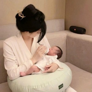 Tuyển Gấp 1 Cô Chuyên Chăm Bé Giỏi Đi Làm Bao Ăn Ở Lại