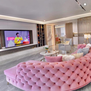 Em Cần Gấp 1 Cô Giúp Việc Qua Làm Cho Nhà Em Luôn