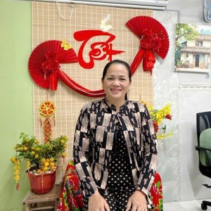 Em đang tìm việc cho chị Trang ở quê lên ạ