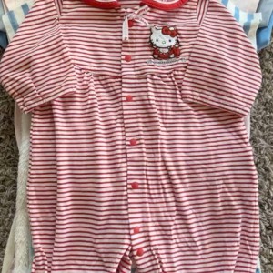 Cần cô chăm bé được 8 tháng cho vợ chồng em yên tâm đi làm. Nhà e ở gần chợ Bình Quới Quận 11 LƯƠNG 13 TRIỆU Ạ