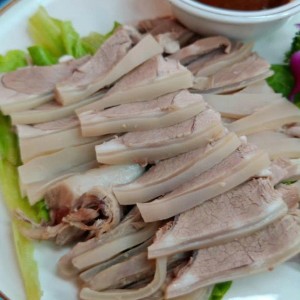 Tuyển gấp 1 cô chăm bé bao ăn ở lại ạ