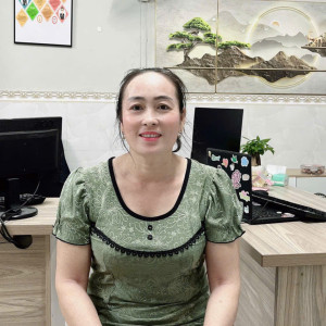 Chị Loan rất không vướng vận gia đình , cần việc bao ăn ở lại ạ