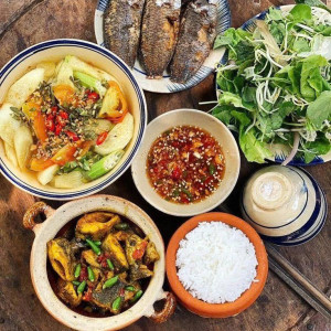 Tuyển gấp 1 cô chăm bà đi làm bao ăn ở lại ạ